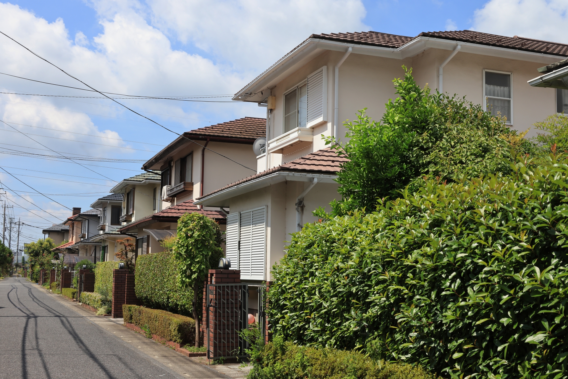 外からの視線に注意が必要な家の特徴と注文住宅の視線対策